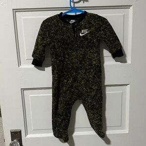 Nike Fleece Kids One Piece in Black and Olive